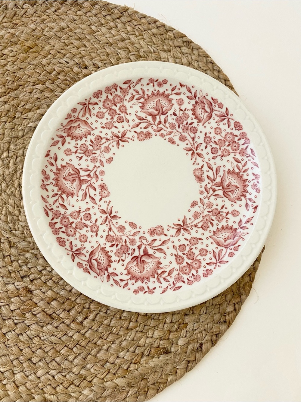 vintage SYRACUSE China Econo-Rim Plate in Roxbury Red